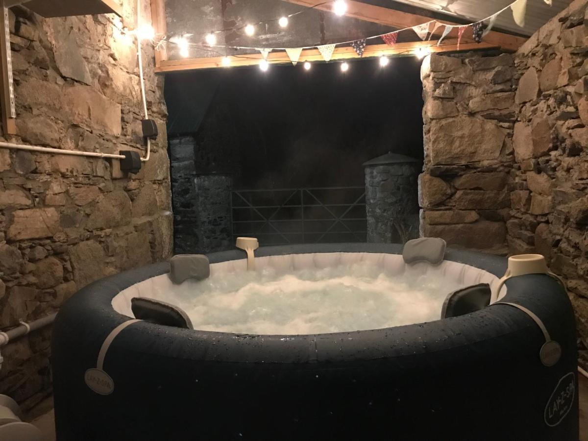 Mournes Family Cottage With Hot Tub Hilltown Bagian luar foto