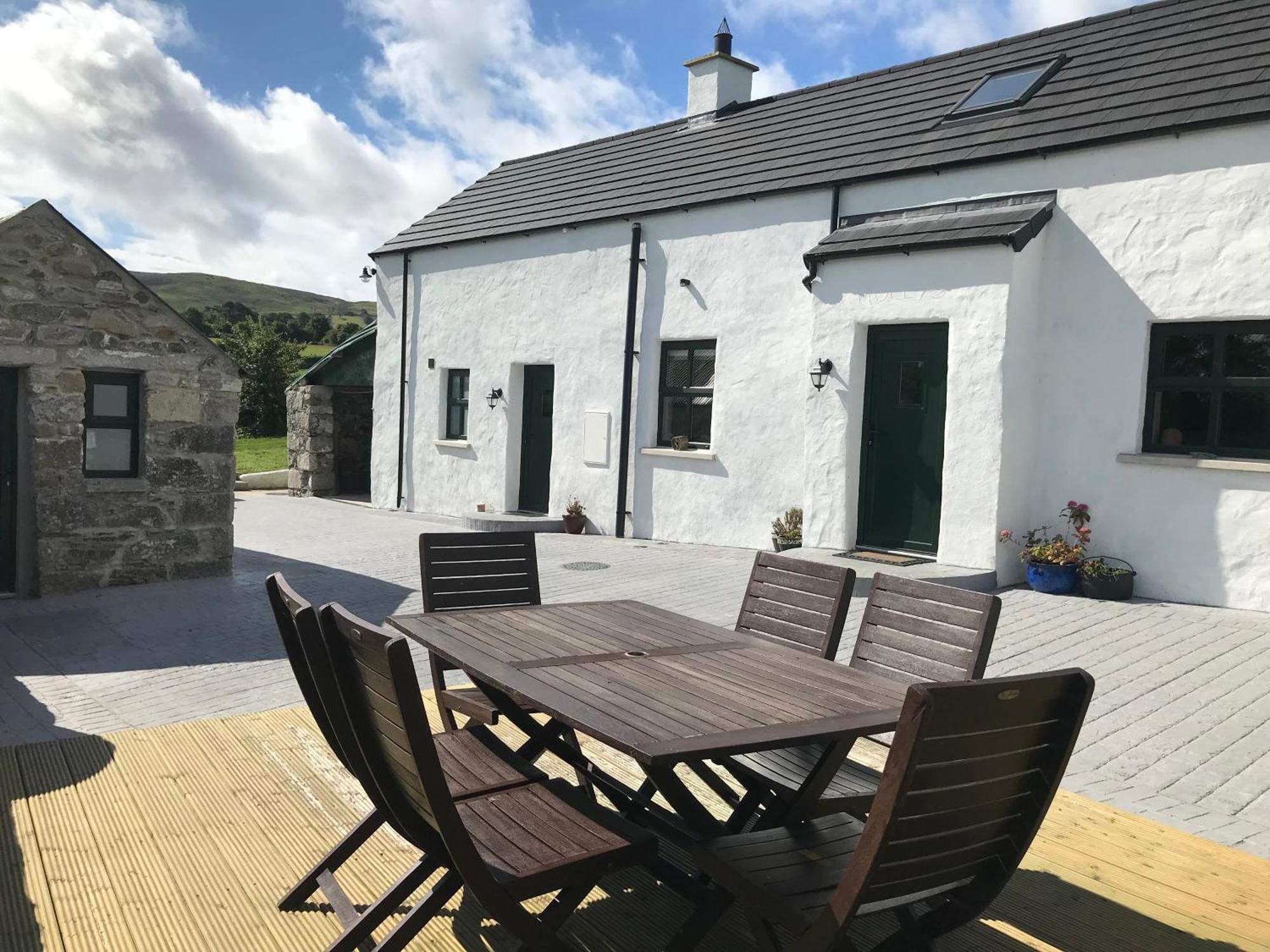 Mournes Family Cottage With Hot Tub Hilltown Bagian luar foto