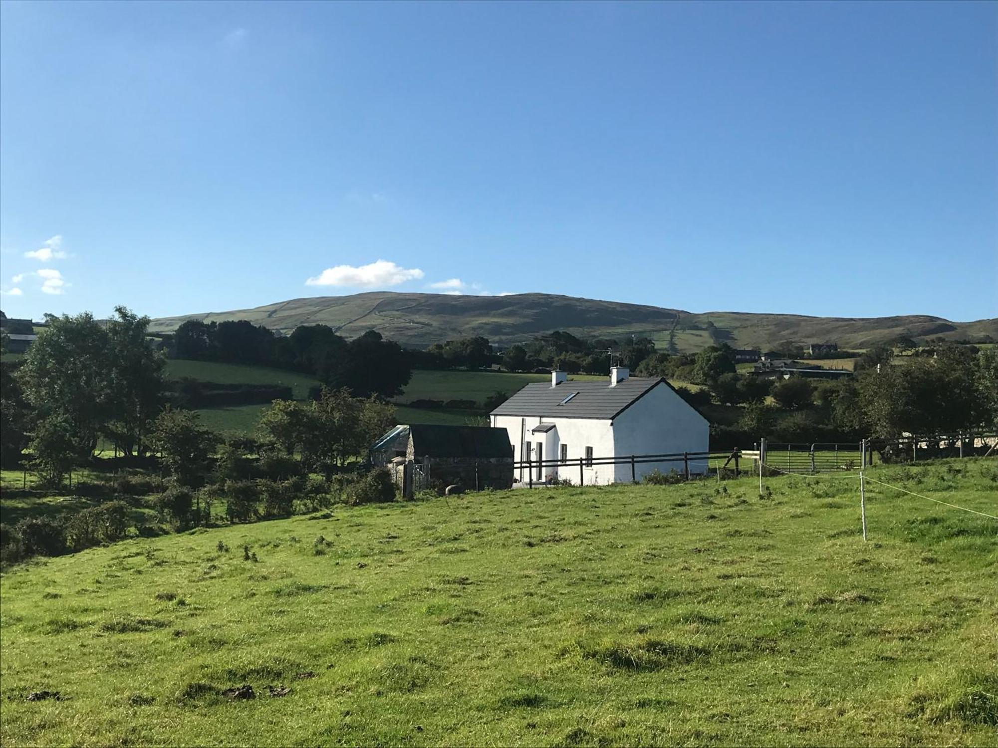 Mournes Family Cottage With Hot Tub Hilltown Bagian luar foto